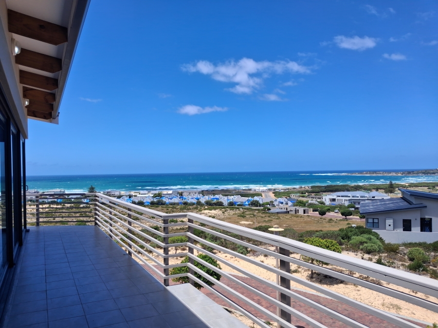 5 Bedroom Property for Sale in Stilbaai Oos Western Cape